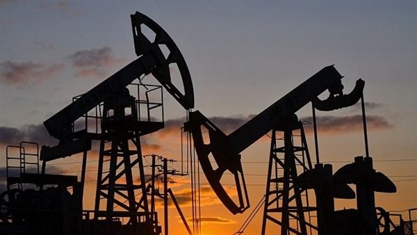 أسعار النفط ترتفع 3% بعد مراجعة الهند لمشترياتها من الخام الروسي بسبب العقوبات الأمريكية على روسنفت ولوك أويل