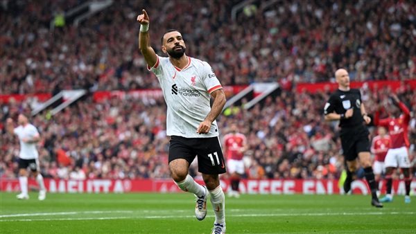 إصابة إيزاك تعيد محمد صلاح إلى التشكيل الأساسي لليفربول بشكل إجباري