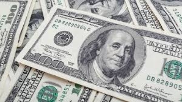 سعر الدولار مقابل الجنيه المصري في بداية يوم الأربعاء