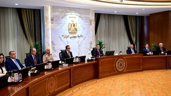 مدبولي يؤكد عدم زيادة أسعار السلع بعد رفع الوقود ويكلف المحافظين بمتابعة الأسواق