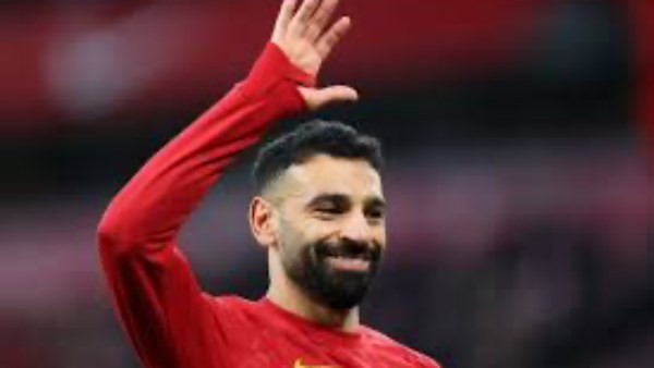 مشهد غير مألوف في ليفربول.. بي بي سي تكشف سبب جلوس محمد صلاح على دكة البدلاء