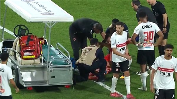 إصابة جراديشار لاعب الأهلي خلال مباراة الزمالك في نهائي السوبر المصري