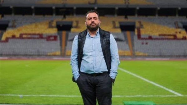 جلسات تحفيزية بين جون إدوارد ولاعبي الزمالك في المطار