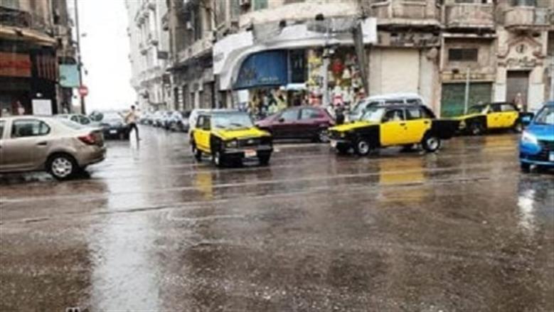 حالة الطقس اليوم تتضمن غيوم وسحب ممطرة مع نشاط في الرياح