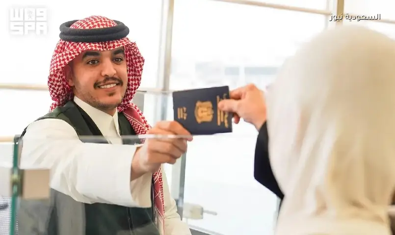 جوازات مطار الملك خالد تنهي إجراءات مغادرة ضيوف الرحمن بعد الحج